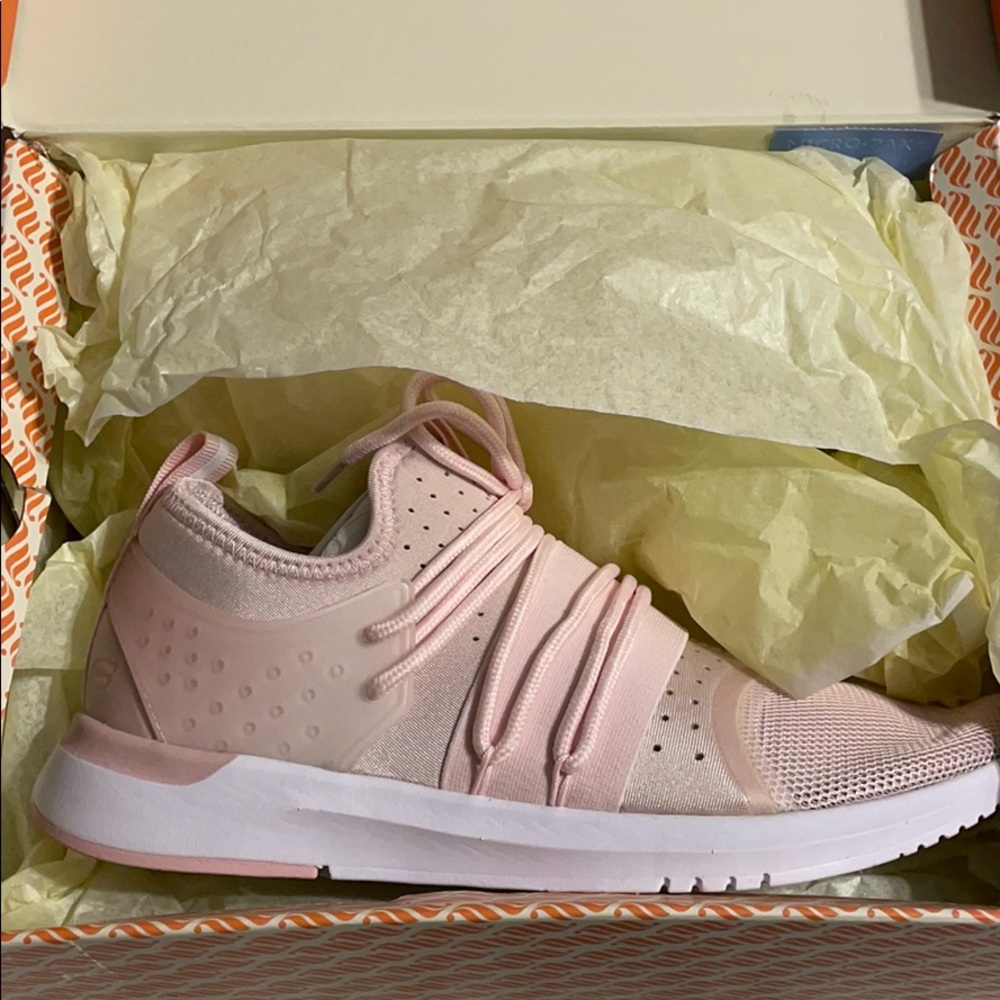 Fabletics Tennis Shoes!